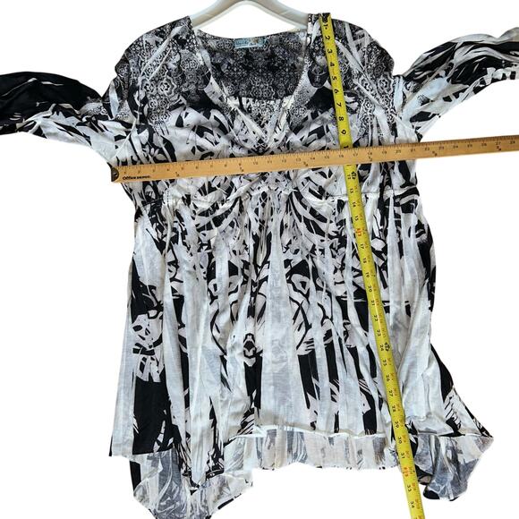 Unity One World Womens Black White Tunic Blouse Top SZ 2X V Neck embellished - Picture 10 of 10